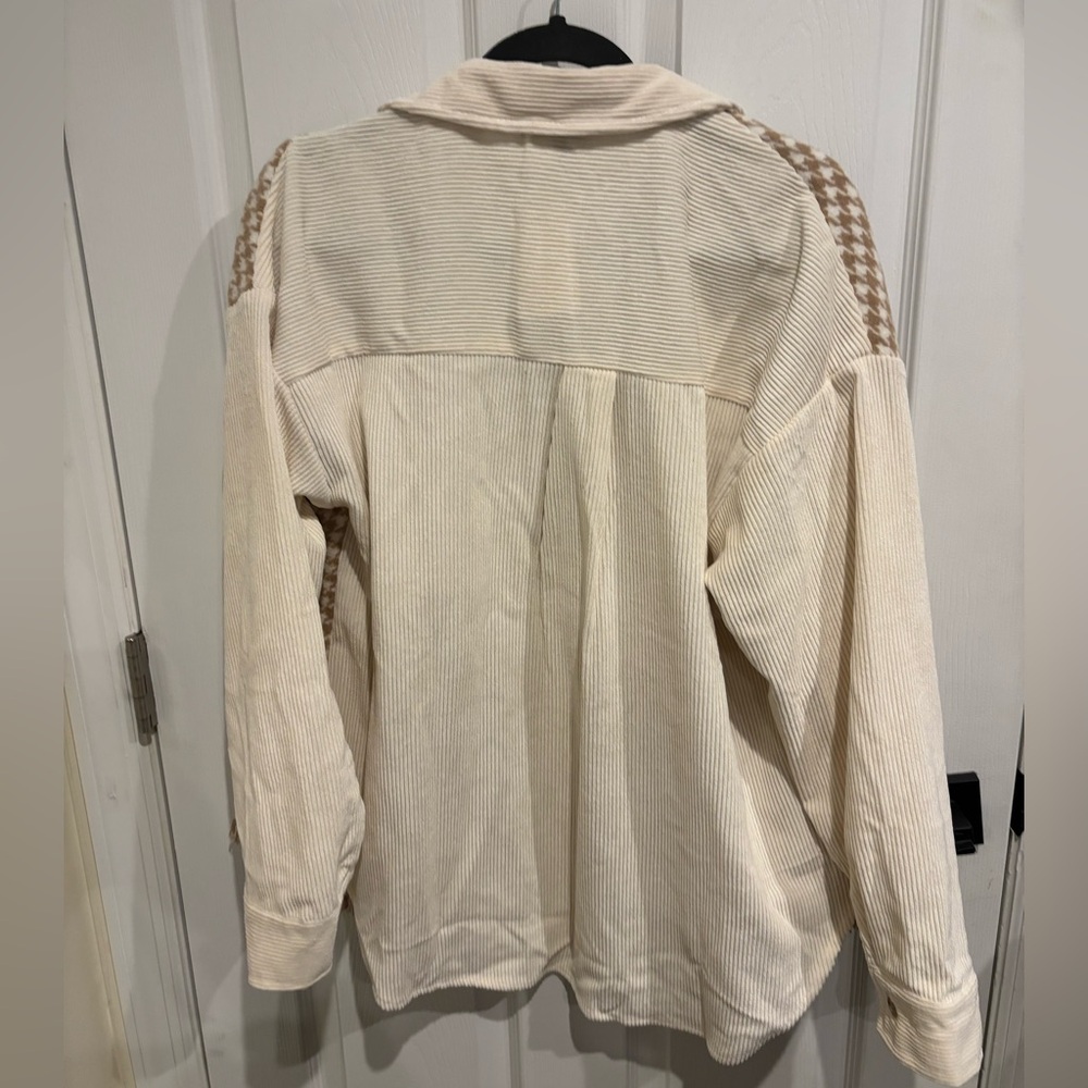 Blu Pepper houndstooth Khaki shacket NWT size Large - Picture 4 of 7